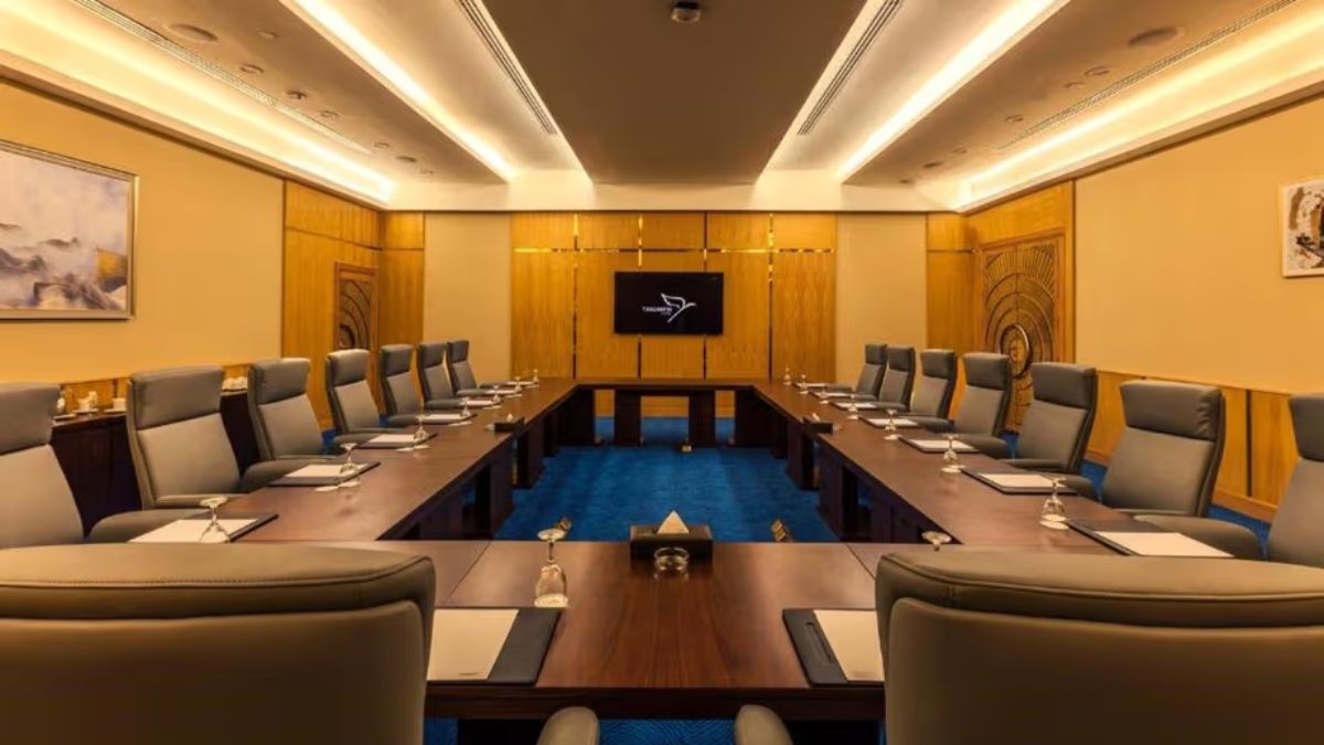 MEETING ROOMS